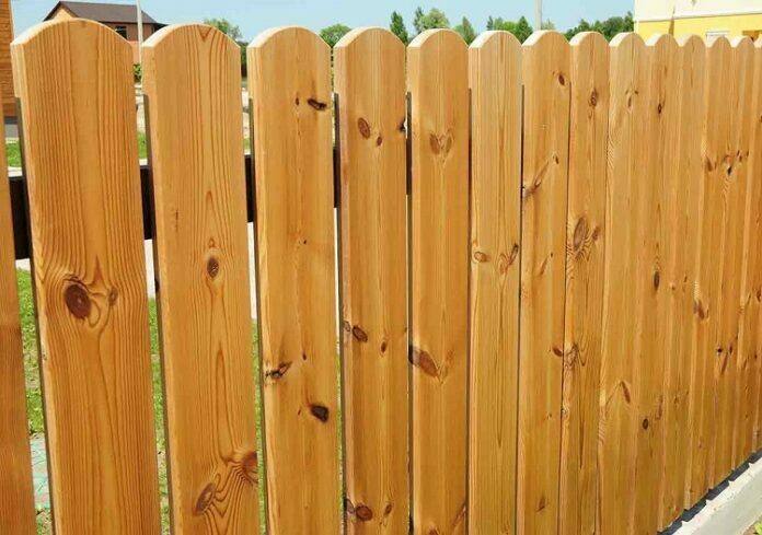 How to Find an Affordable Company for Fence Repairs
